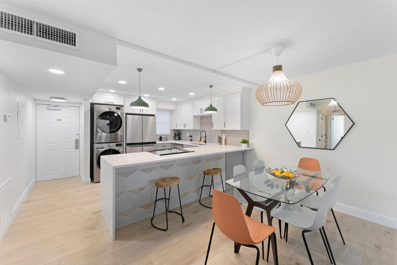 Paradise Beach Club - Ground Floor & Townhouses Satellite Beach Bagian luar foto