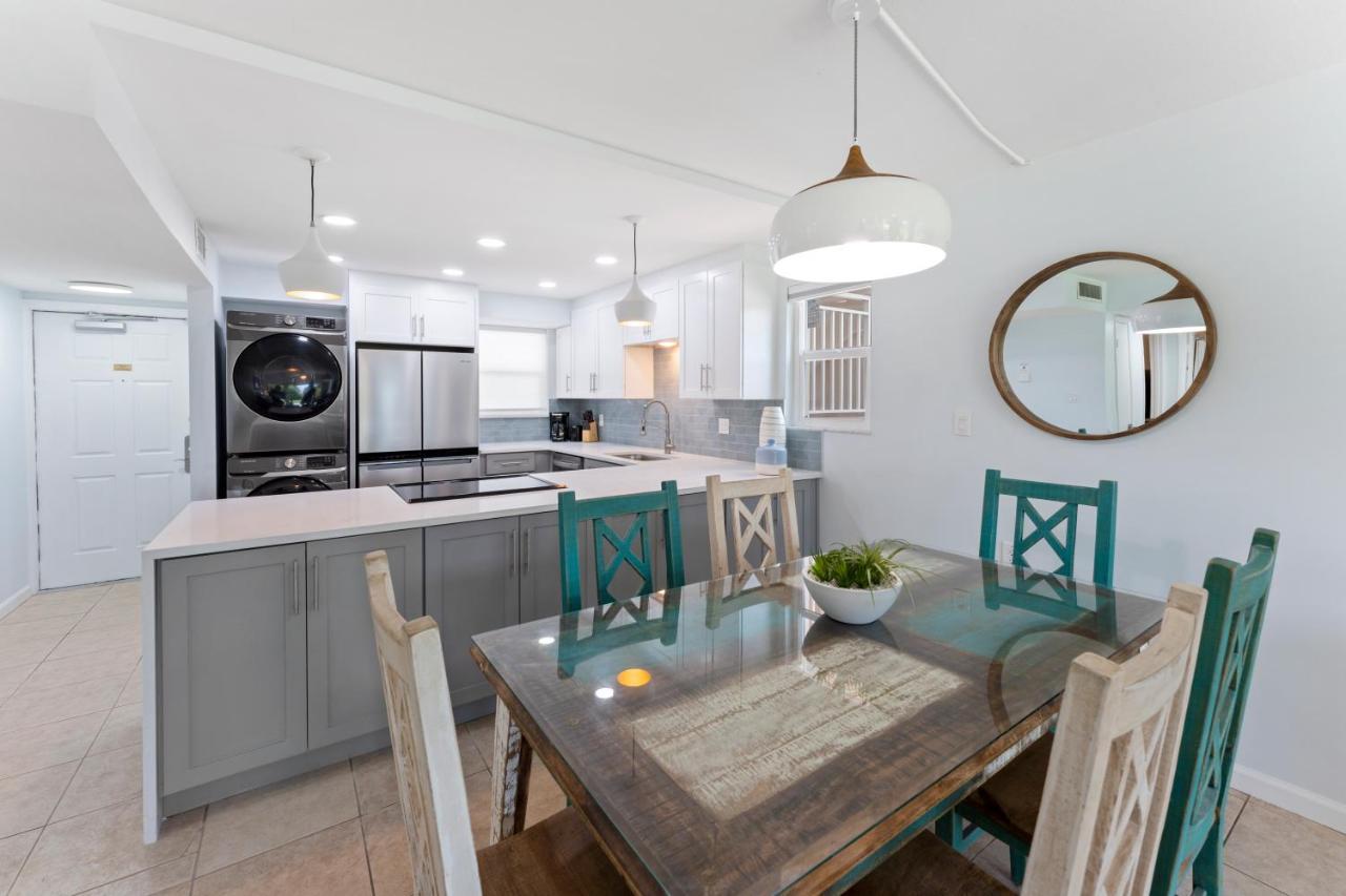 Paradise Beach Club - Ground Floor & Townhouses Satellite Beach Bagian luar foto