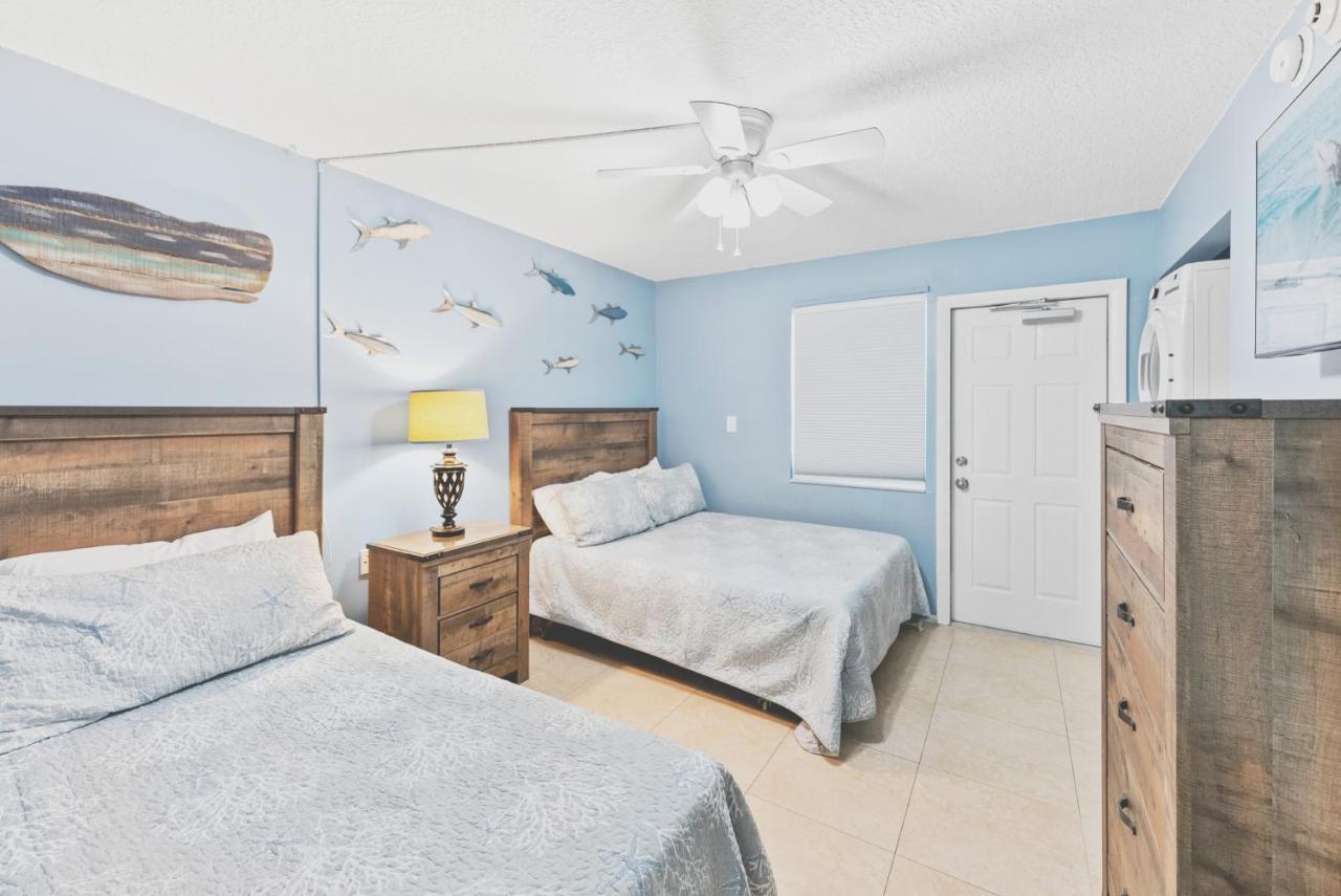 Paradise Beach Club - Ground Floor & Townhouses Satellite Beach Bagian luar foto