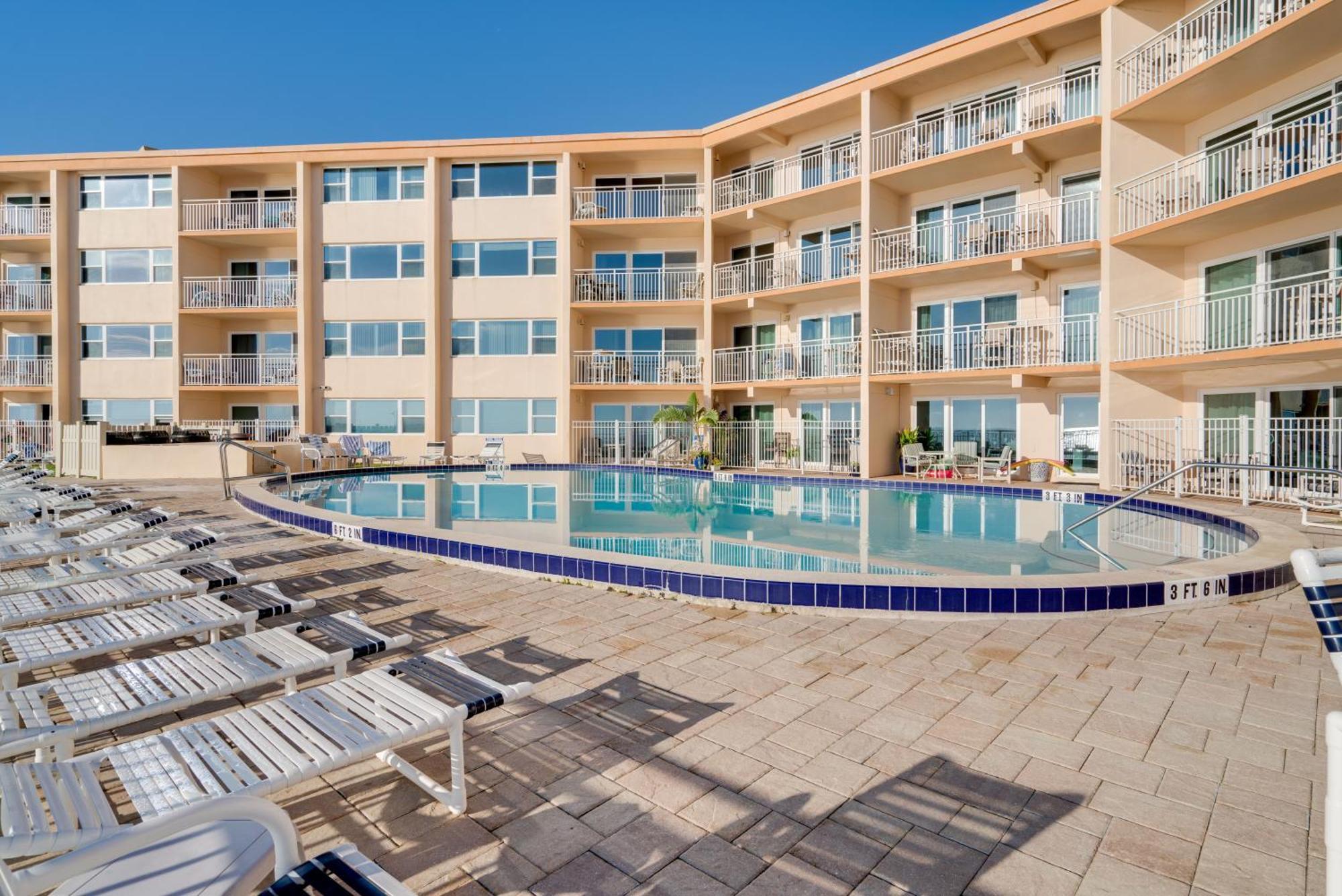 Paradise Beach Club - Ground Floor & Townhouses Satellite Beach Bagian luar foto